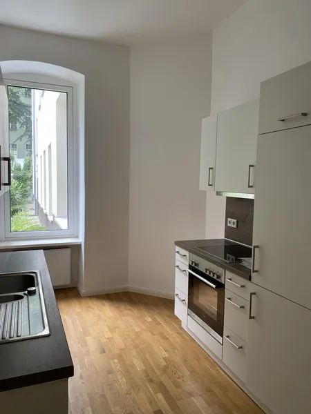 1 Zimmerwohnung mit Einbauküche und Wannenbad — photo 1